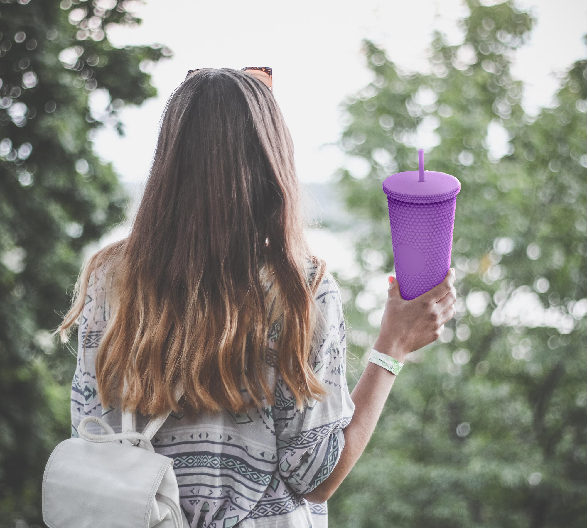 Vaso Termo Para Bebidas Frías y Calientes 700ml con Tachuelas y Aislamiento de Doble Pared al Vacío