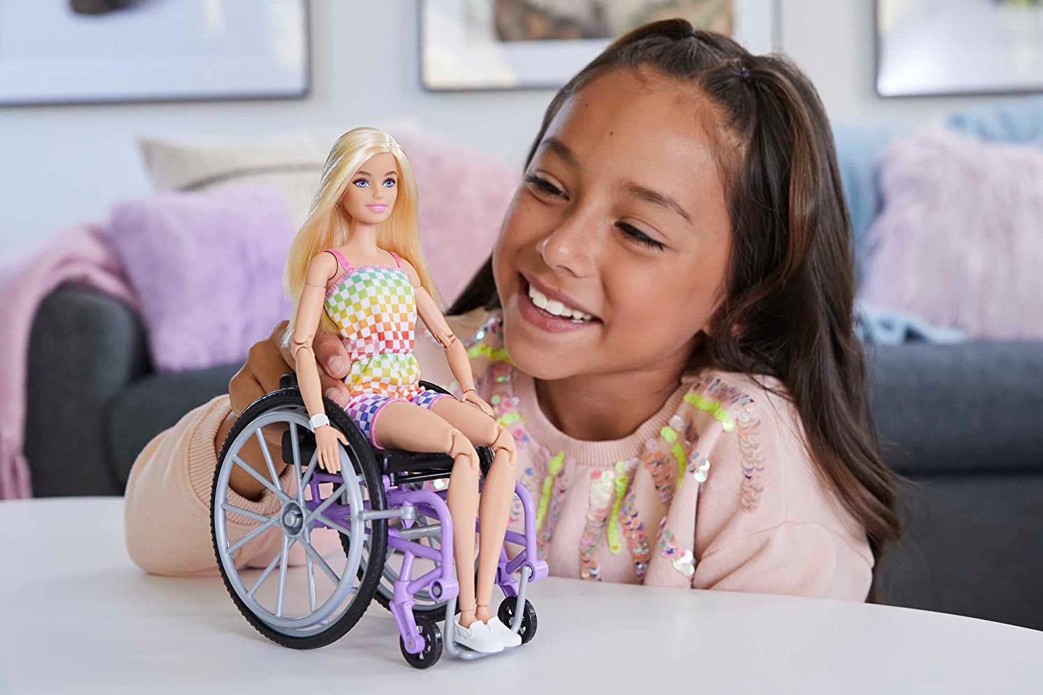 Barbie articulada en discount silla de ruedas