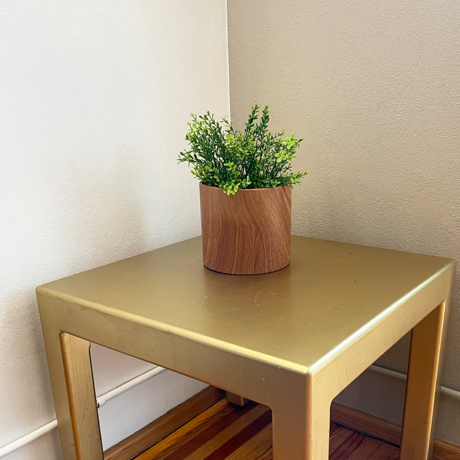 Maceta con apariencia de madera: estilo natural y encanto orgánico para tus plantas