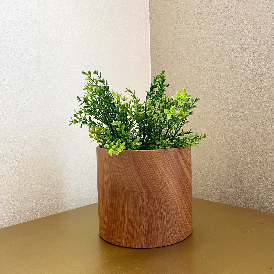 Maceta con apariencia de madera: estilo natural y encanto orgánico para tus plantas