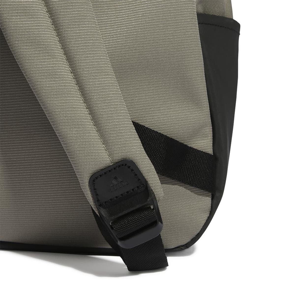 Mochila marca adidas tipo backpack color verde militar para hombre, mod. 1101646