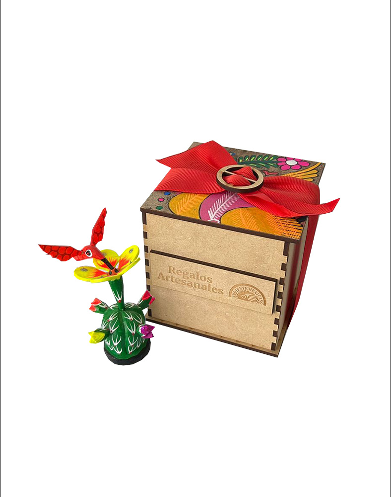 Alebrije Colibrí Chico en Caja Decorada