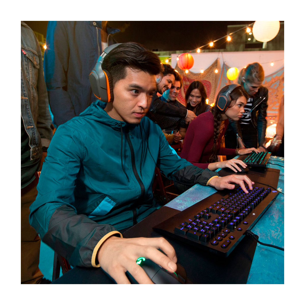 Teclado Logitech G213 RGB-Negro