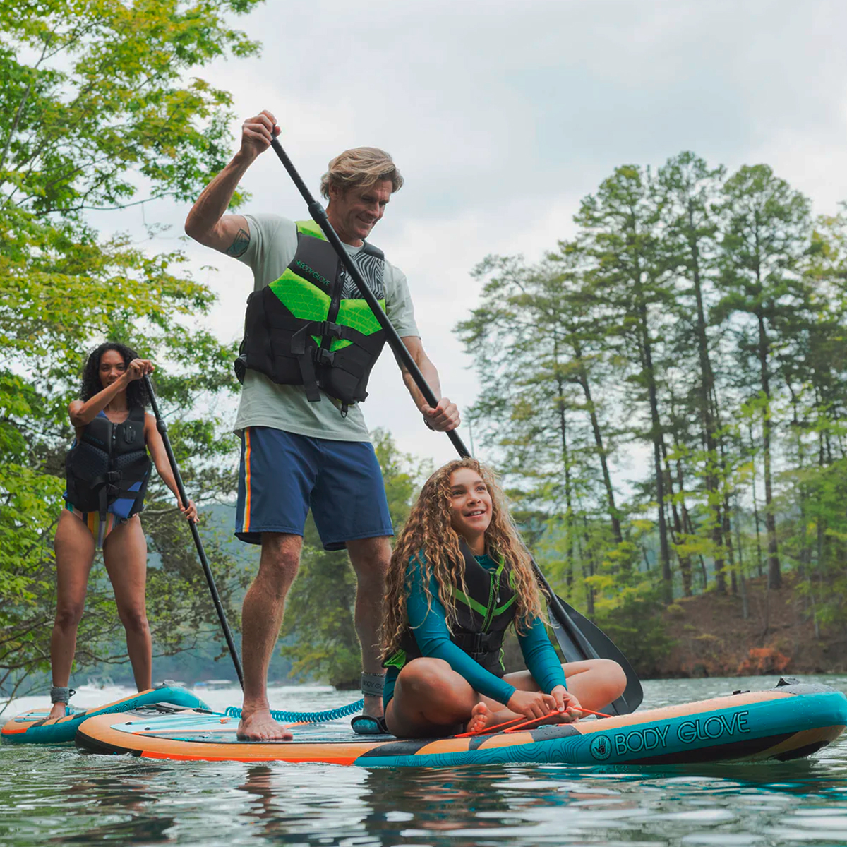 Body Glove Tabla Inflable PErformer 11pies  Toeo en 1 SUP Surf De Pie Stand Up Paddle,  Tabla Remo, Bomba electrica quilla, leash, Mochila y mas
