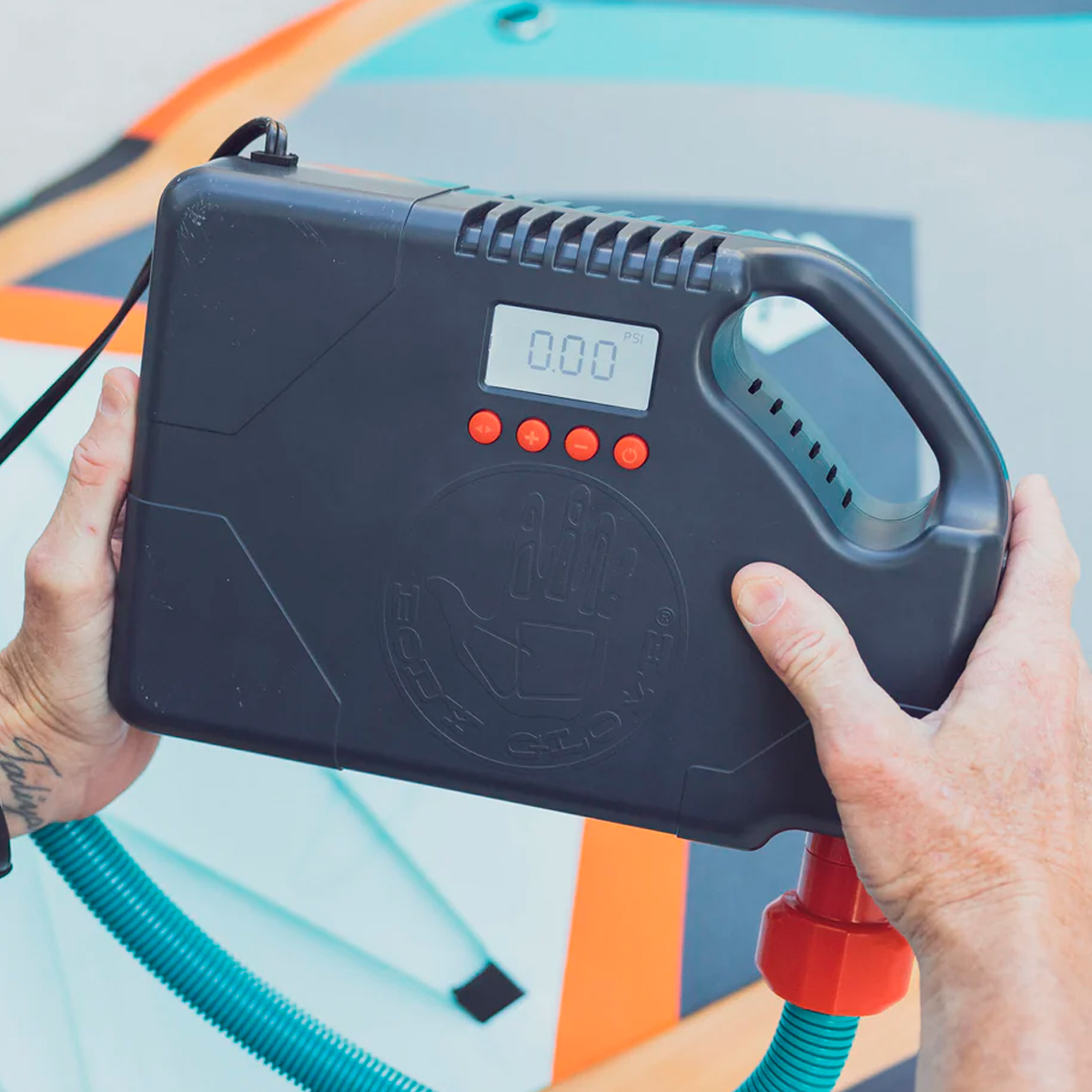 Body Glove Tabla Inflable PErformer 11pies  Toeo en 1 SUP Surf De Pie Stand Up Paddle,  Tabla Remo, Bomba electrica quilla, leash, Mochila y mas