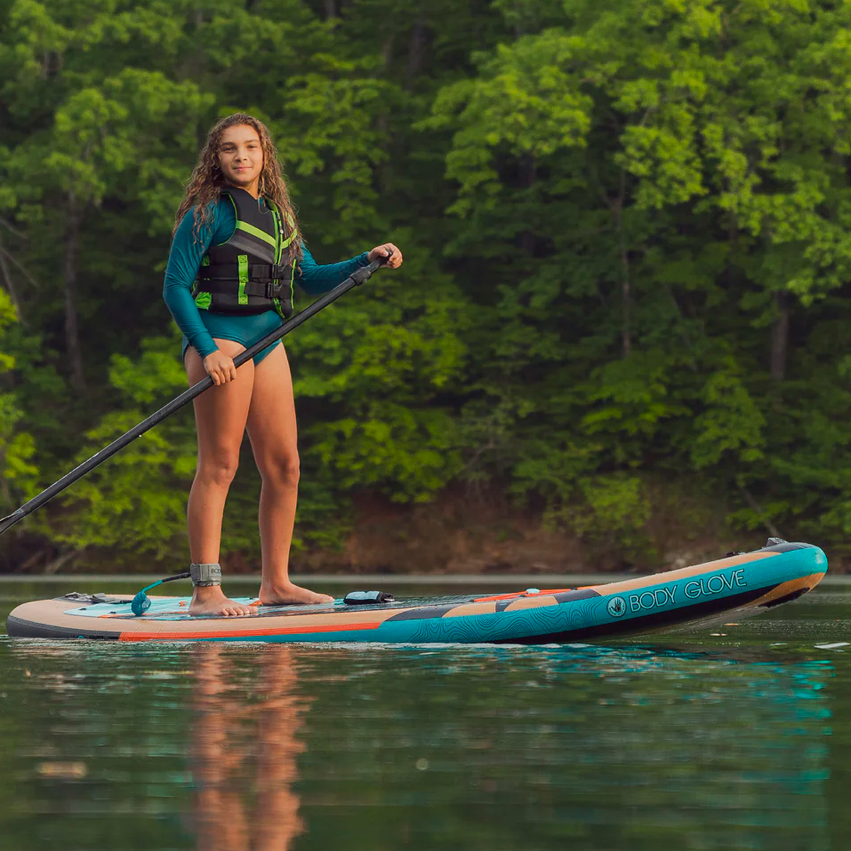 Body Glove Tabla Inflable PErformer 11pies  Toeo en 1 SUP Surf De Pie Stand Up Paddle,  Tabla Remo, Bomba electrica quilla, leash, Mochila y mas