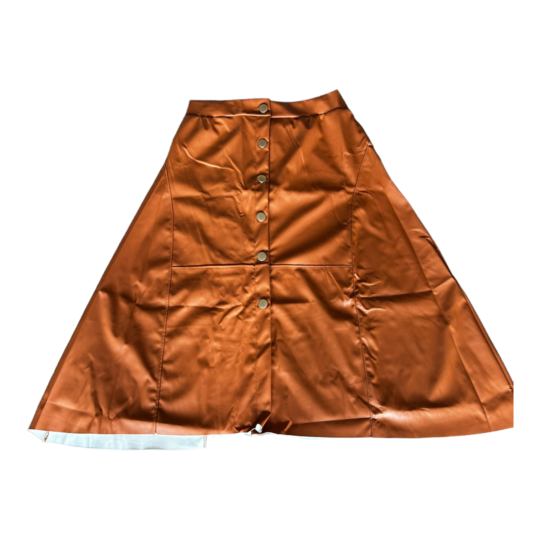 Falda Corte A Vinipiel Con Detalle De Botones.