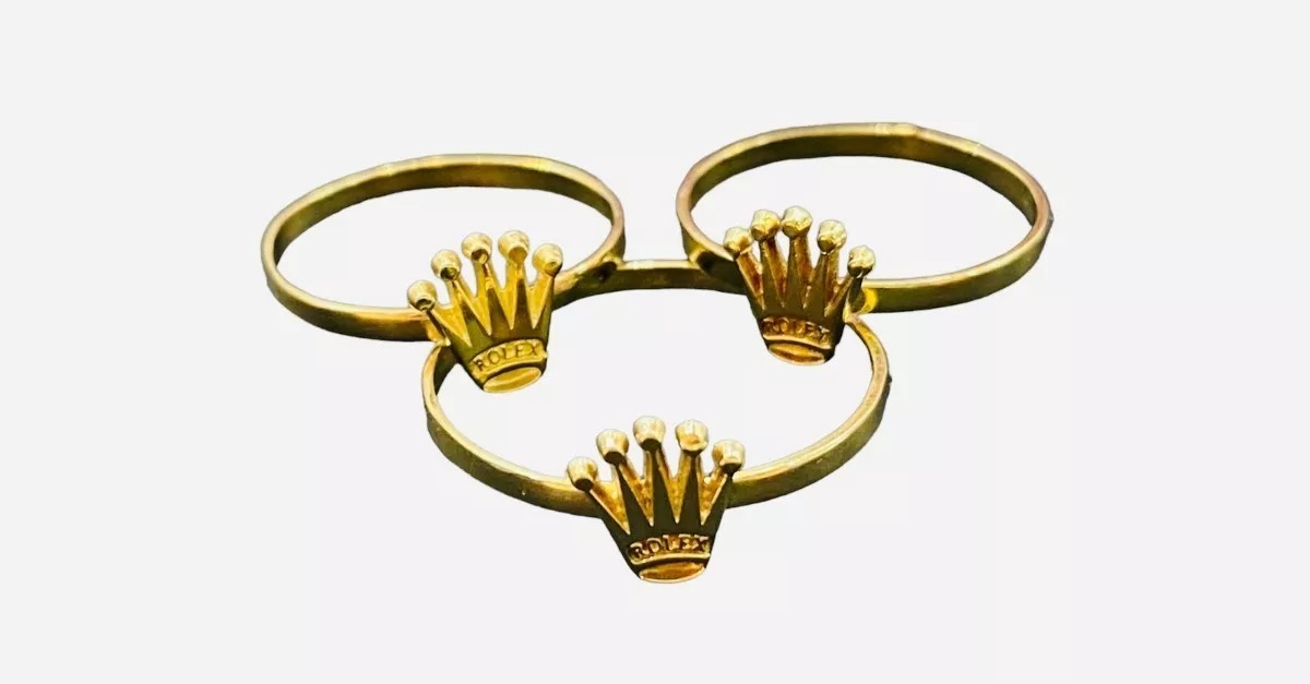 Anillo Con Corona En Oro De 14 Kilates + Regalo