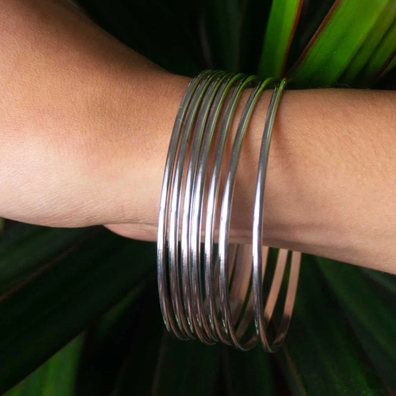 Pulsera semanario liso elaborado totalmente de plata ley .925
