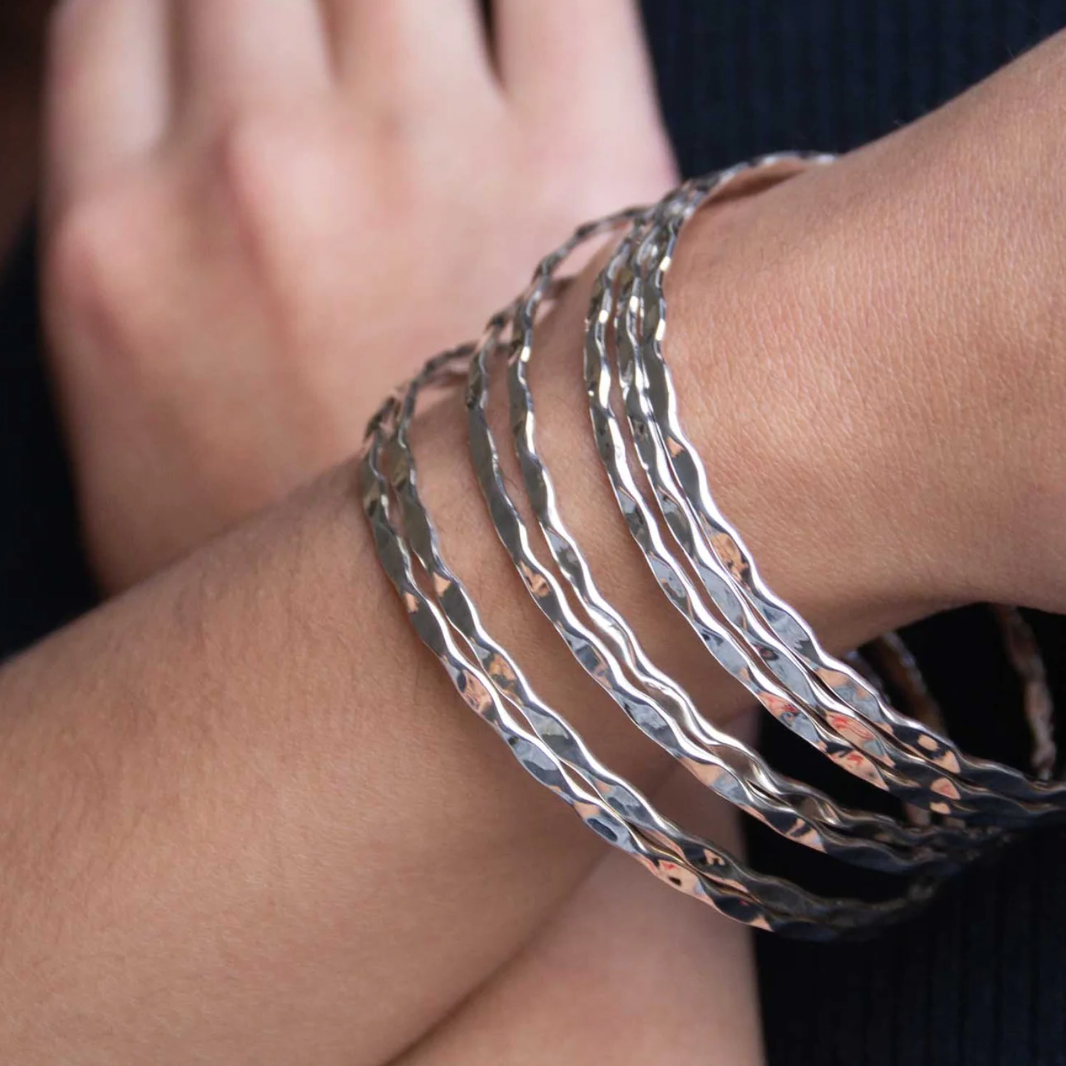 Pulsera diseño semanario ondulada elaborado finamente de plata ley .925