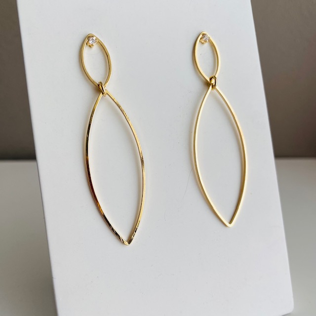 Aretes Largos Dorados bañados en oro 18K- aretes dorados