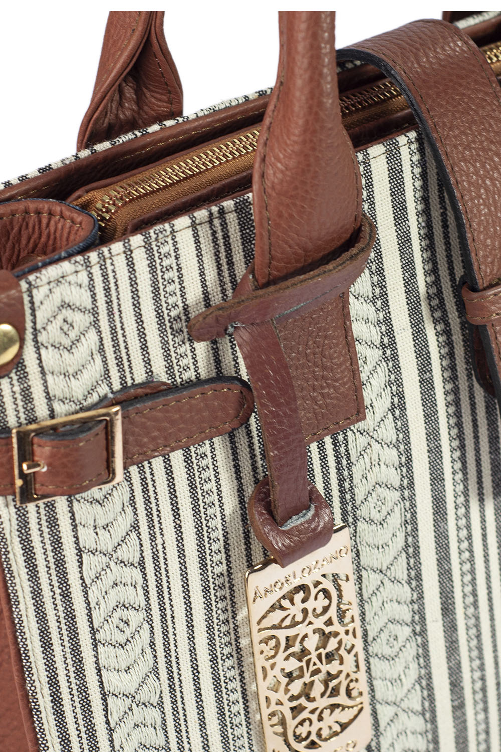 Bolso de mujer A ÁNGELOZANO tipo satchel de piel vacuna color camel con telar artesanal, Modelo Samantha