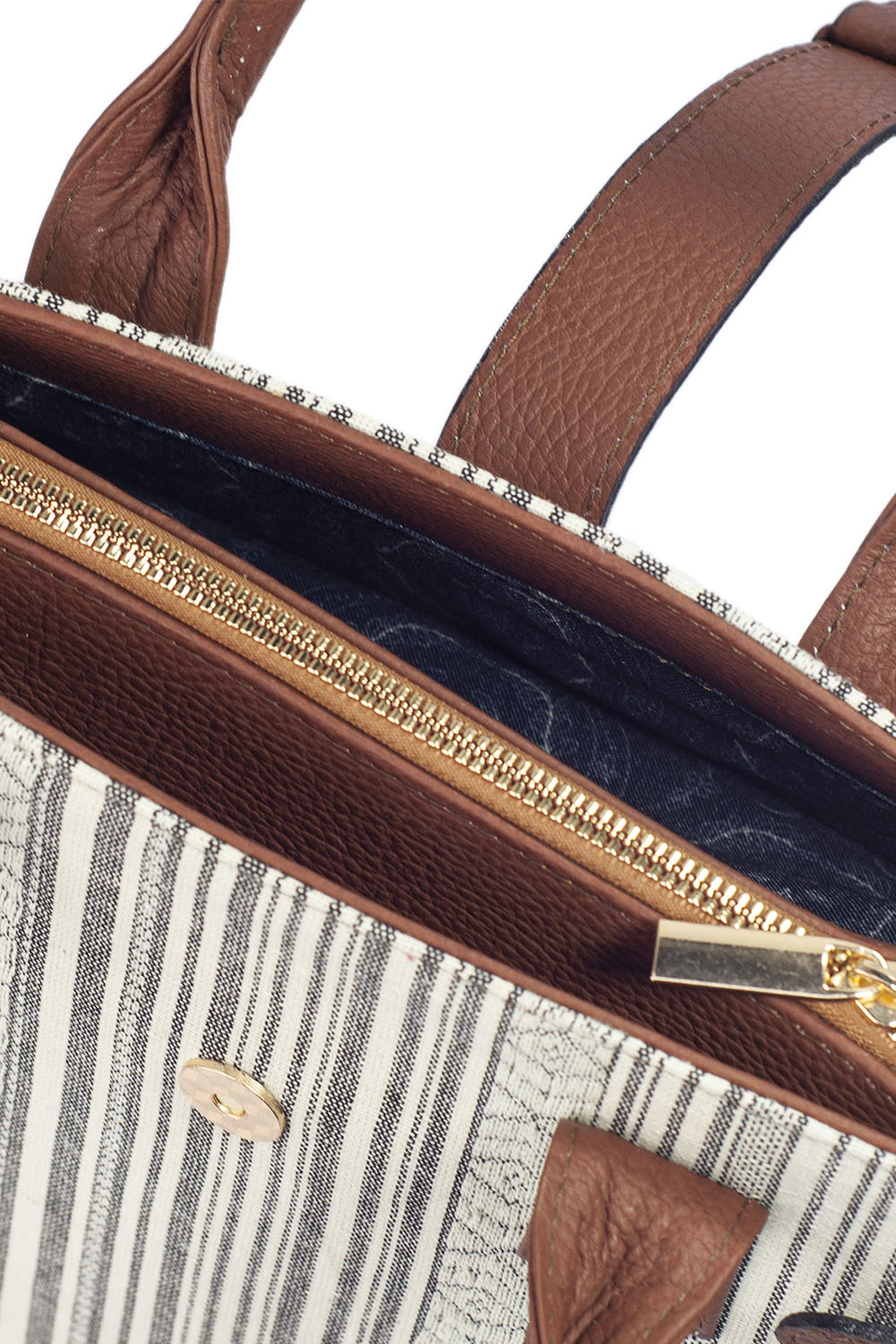 Bolso de mujer A ÁNGELOZANO tipo satchel de piel vacuna color camel con telar artesanal, Modelo Samantha