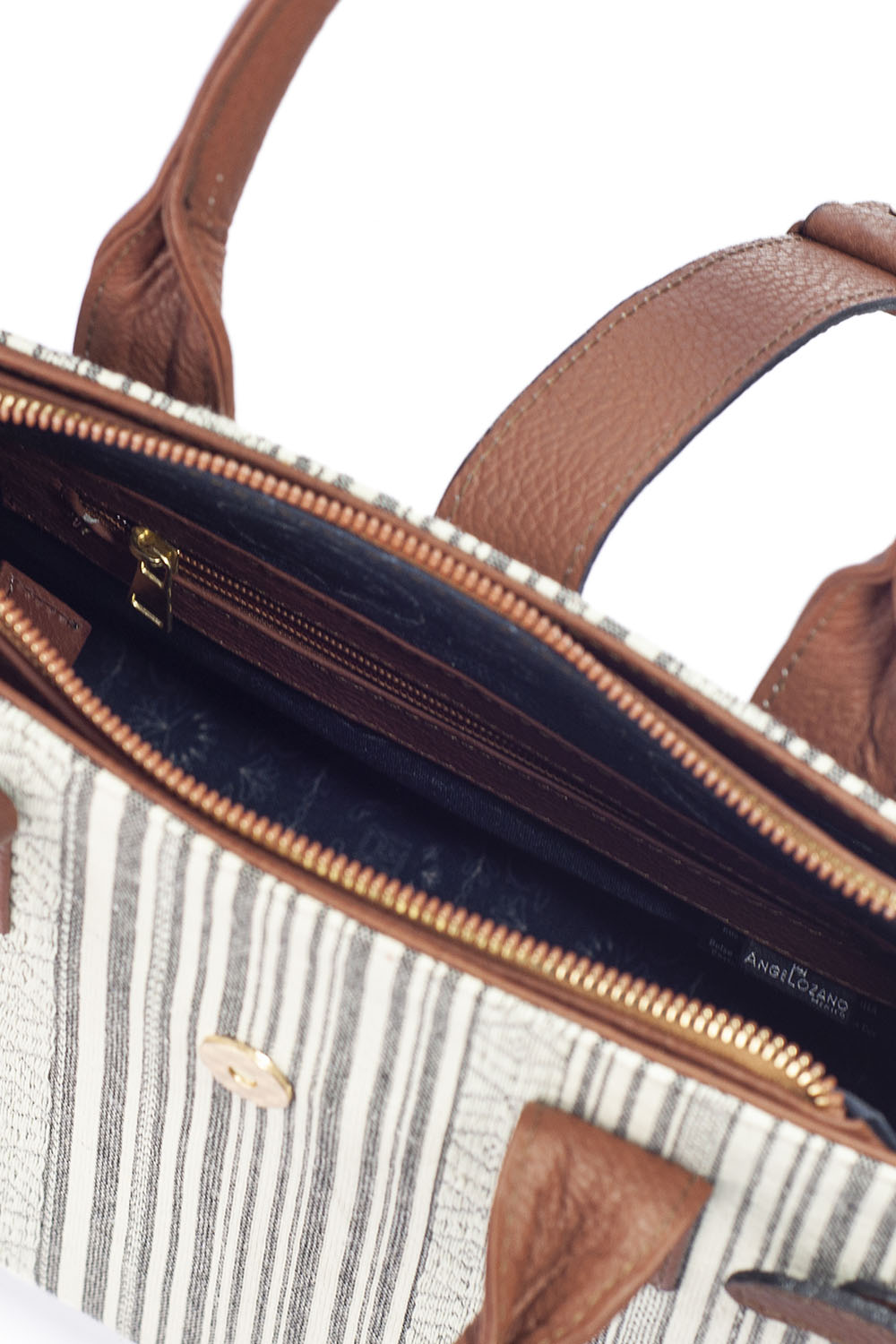 Bolso de mujer A ÁNGELOZANO tipo satchel de piel vacuna color camel con telar artesanal, Modelo Samantha