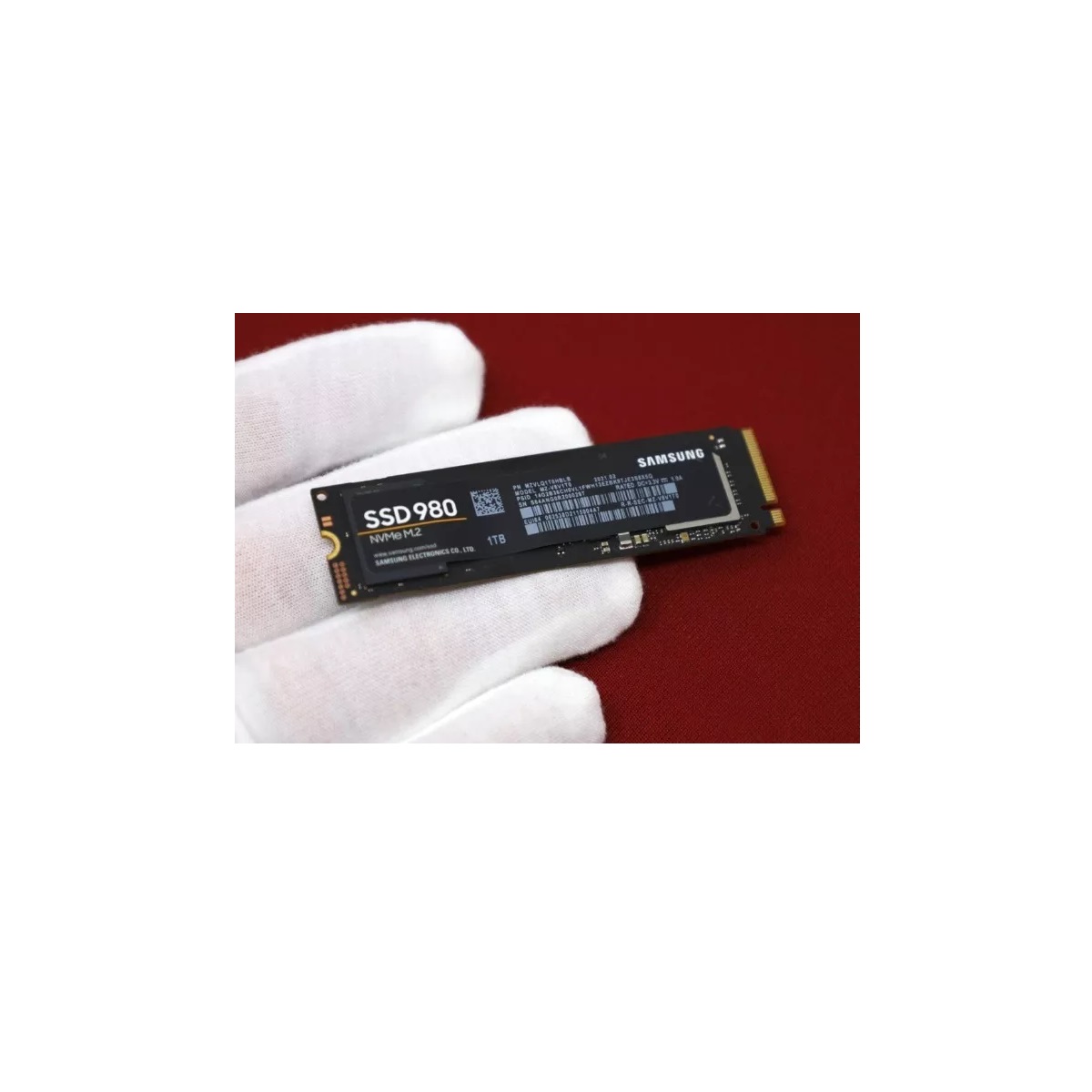 Disco sólido SSD interno Samsung 980 PRO, Para PC Modelo MZ-V8P1T0B Capacidad De 1TB Color Negro