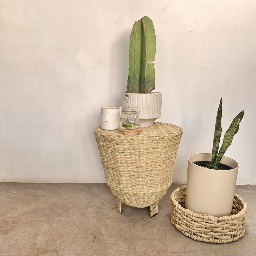 MESA AUXILIAR TEJIDA MONO