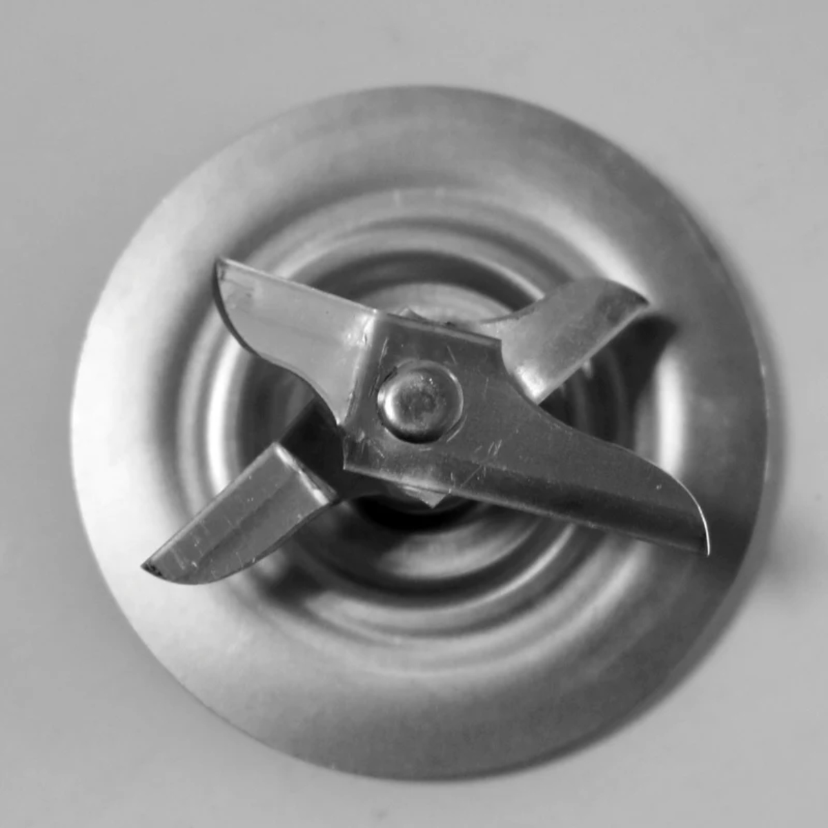 LICUADORA KOBLENZ LKM-5980 VN + 2 PACK DE VASO PURE & SALSA VIDRIO 300ML NEGRO ENDY2