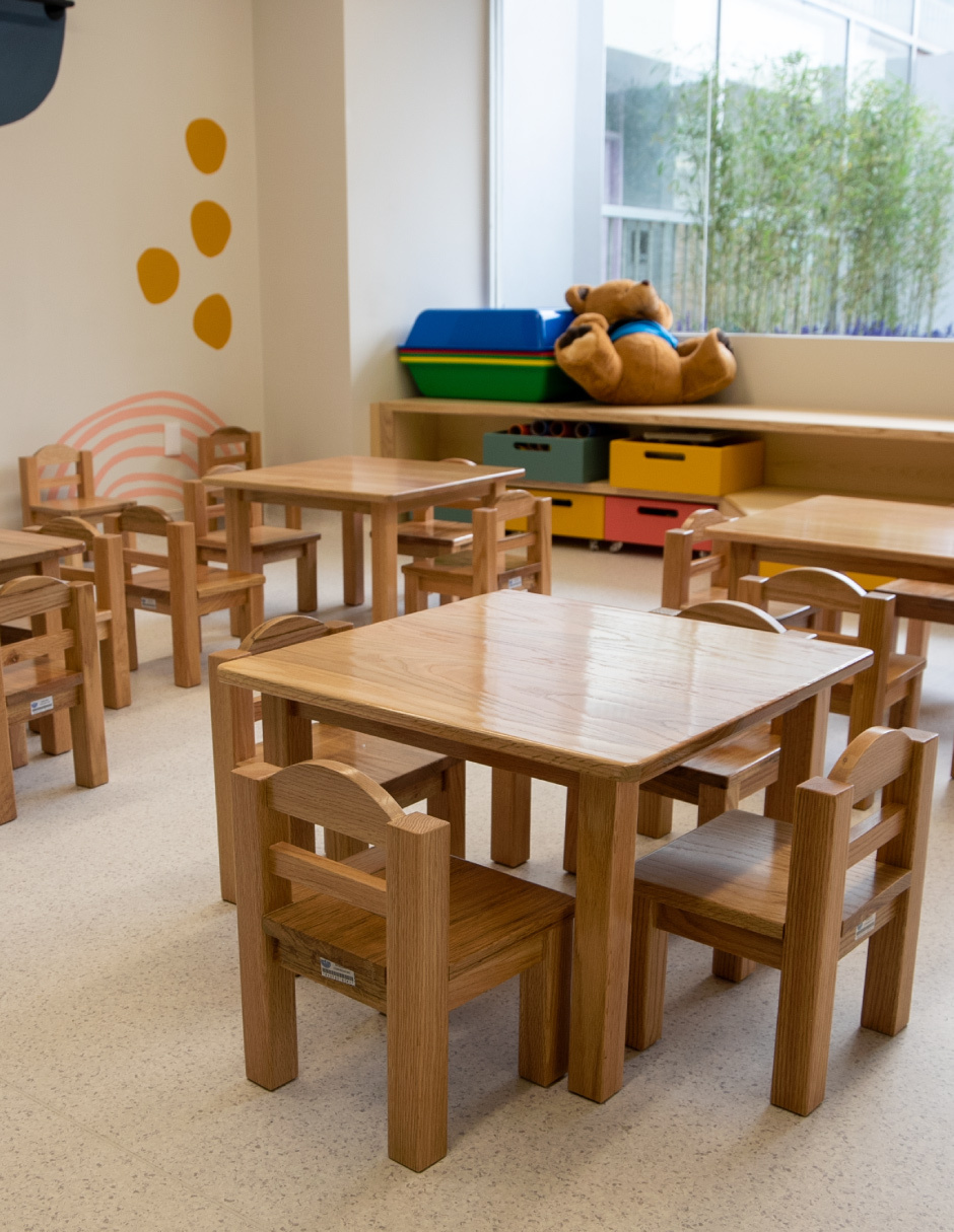 Mesa y Silla De Madera 100% Encino Para Niños De 1 A 3 Años