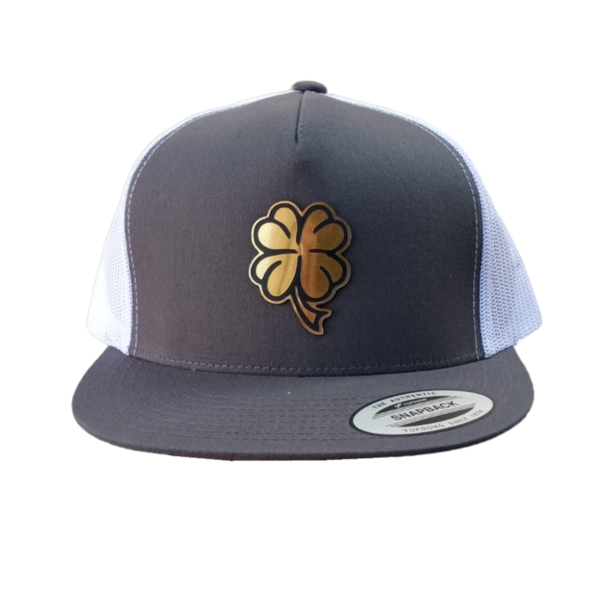 Gorra  Plana Ajustable Yupoong gris/blanca Trebol Unisex 6006GB