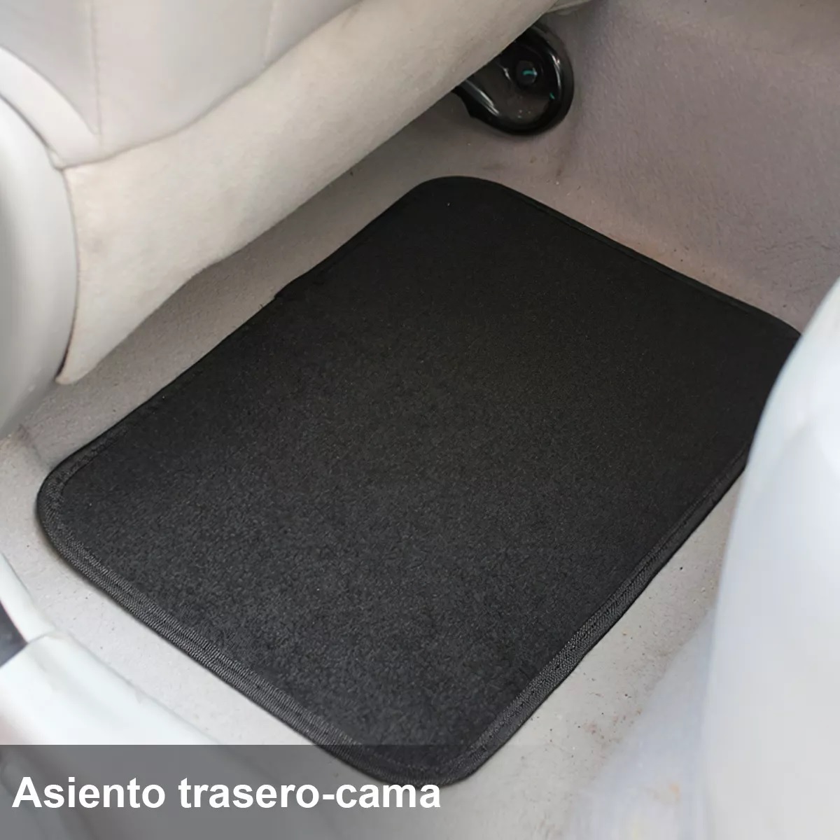 Tapete Automotriz Flocado Pvc Universal Antideslizante 4 Pzs