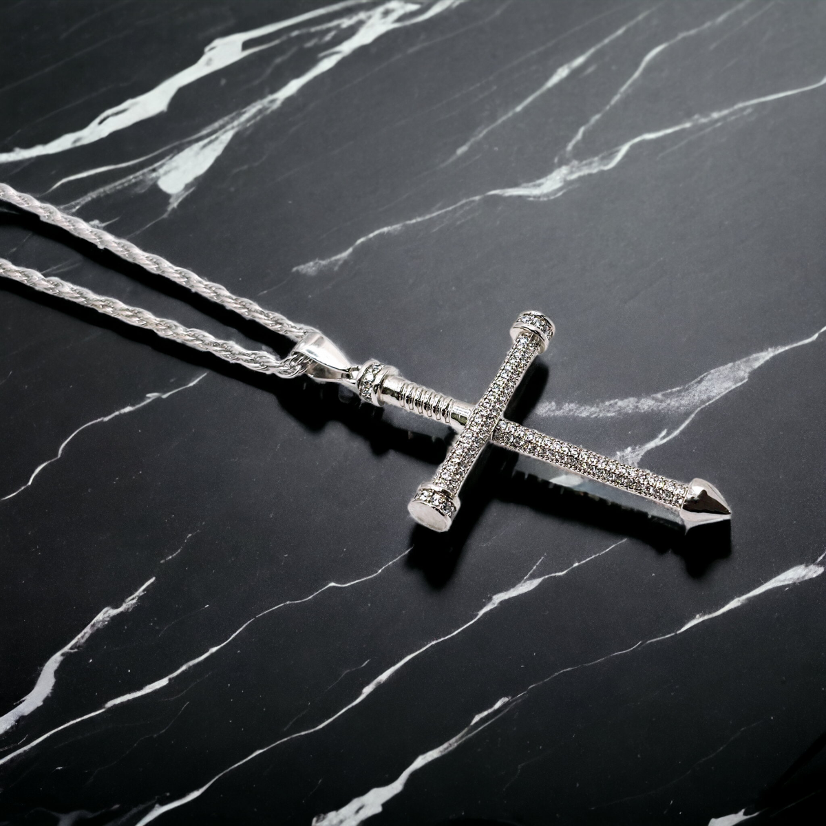 Cadena y Cruz de plata .925 Hombre Estilo clavo con piedra zirconia, Incluye certificado y caja de regalo