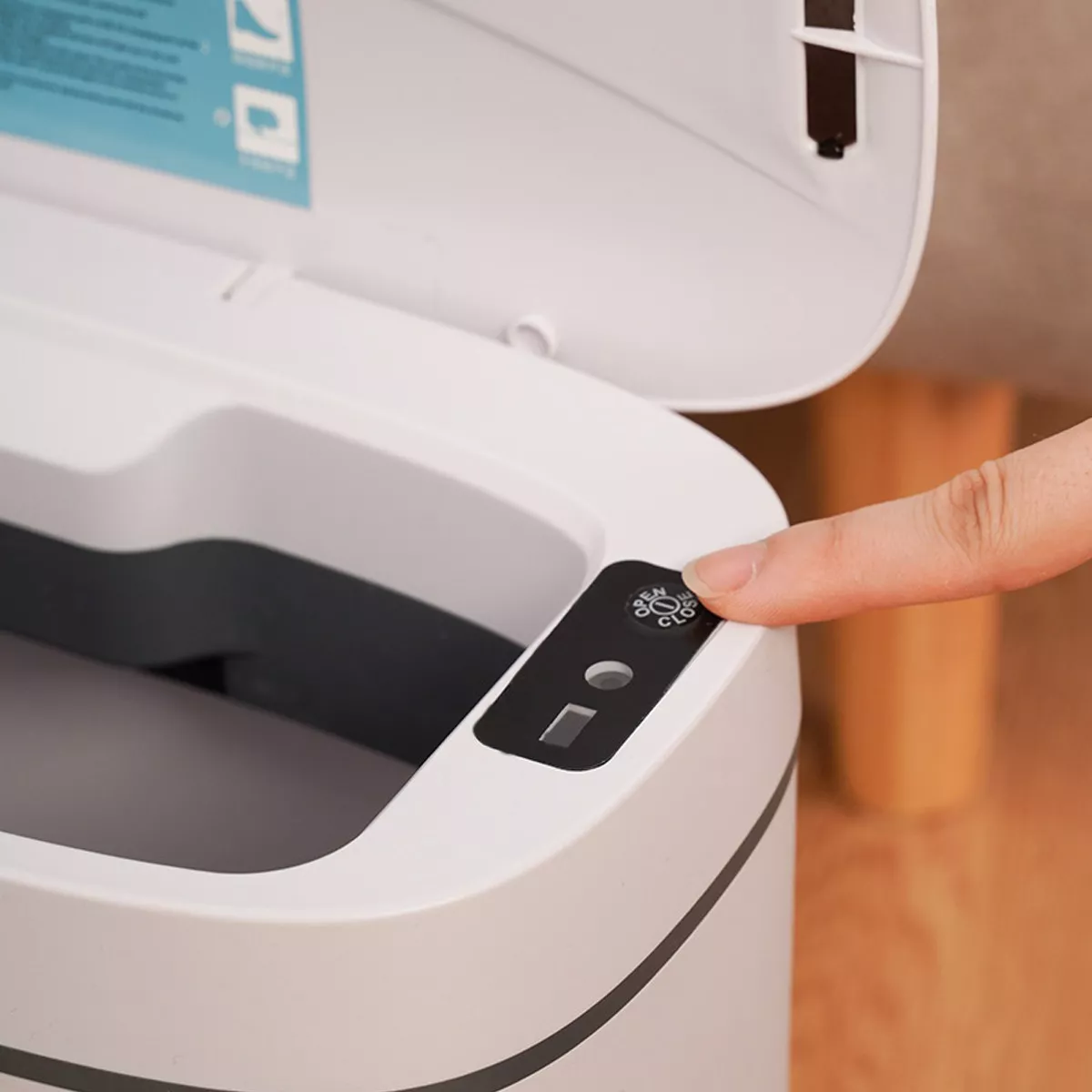 Bote De Basura Con Sensor De Movimiento Inteligente blanco 14l 