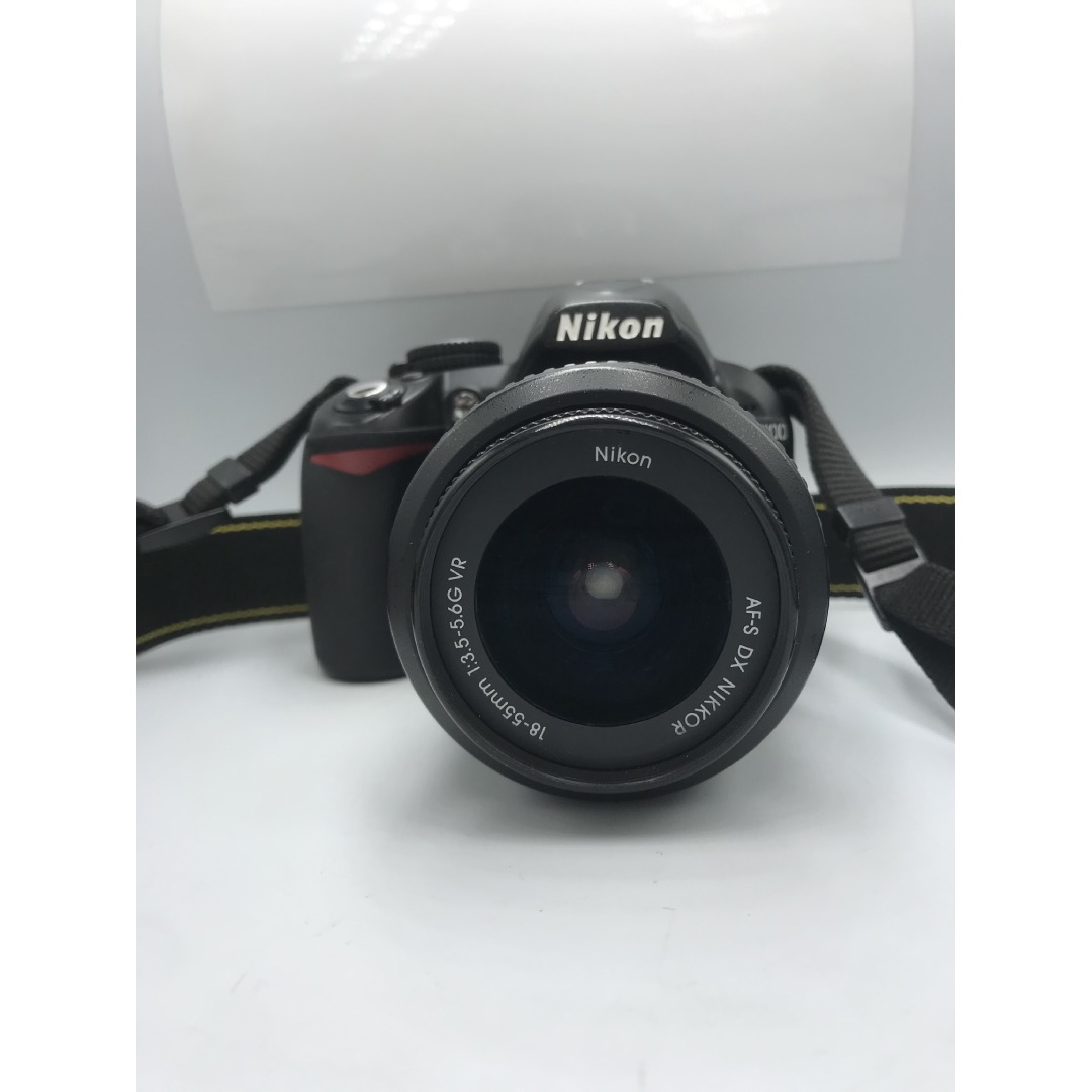 Camara Nikon D3100 AF-S DX 18-55mm f/3.5-5.6G VR (Reacondicionado grado B)