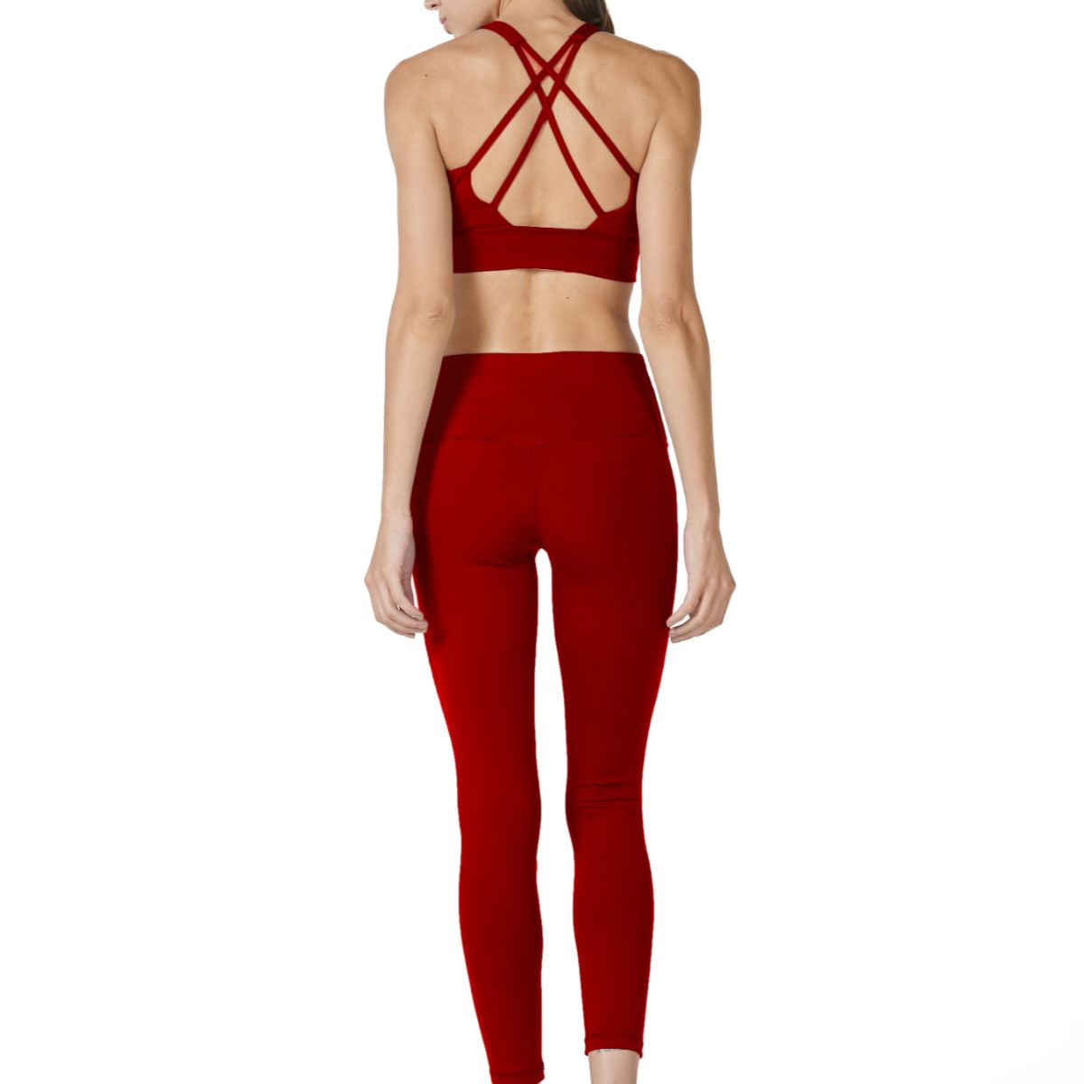 Conjunto Deportivo Leggin y Top Modelo Essential.