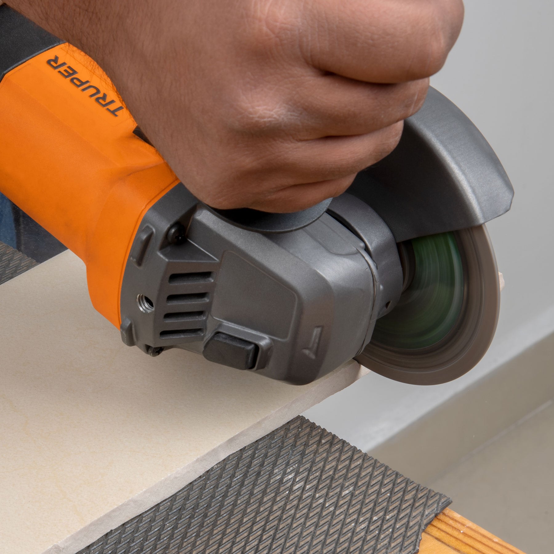 ESMERILADORA ANGULAR 4-1/2" 800 W, PROFESIONAL, TRUPER 16683 