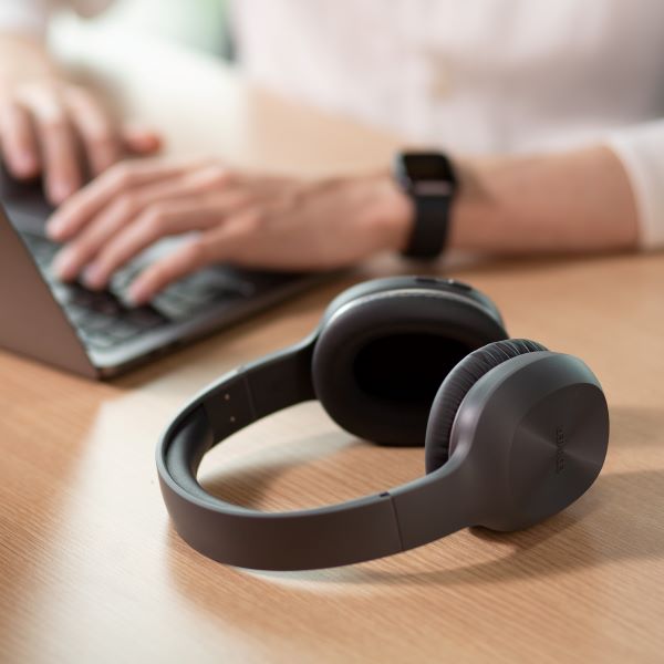 Audífonos Bluetooth Edifier W600bt Color Gris