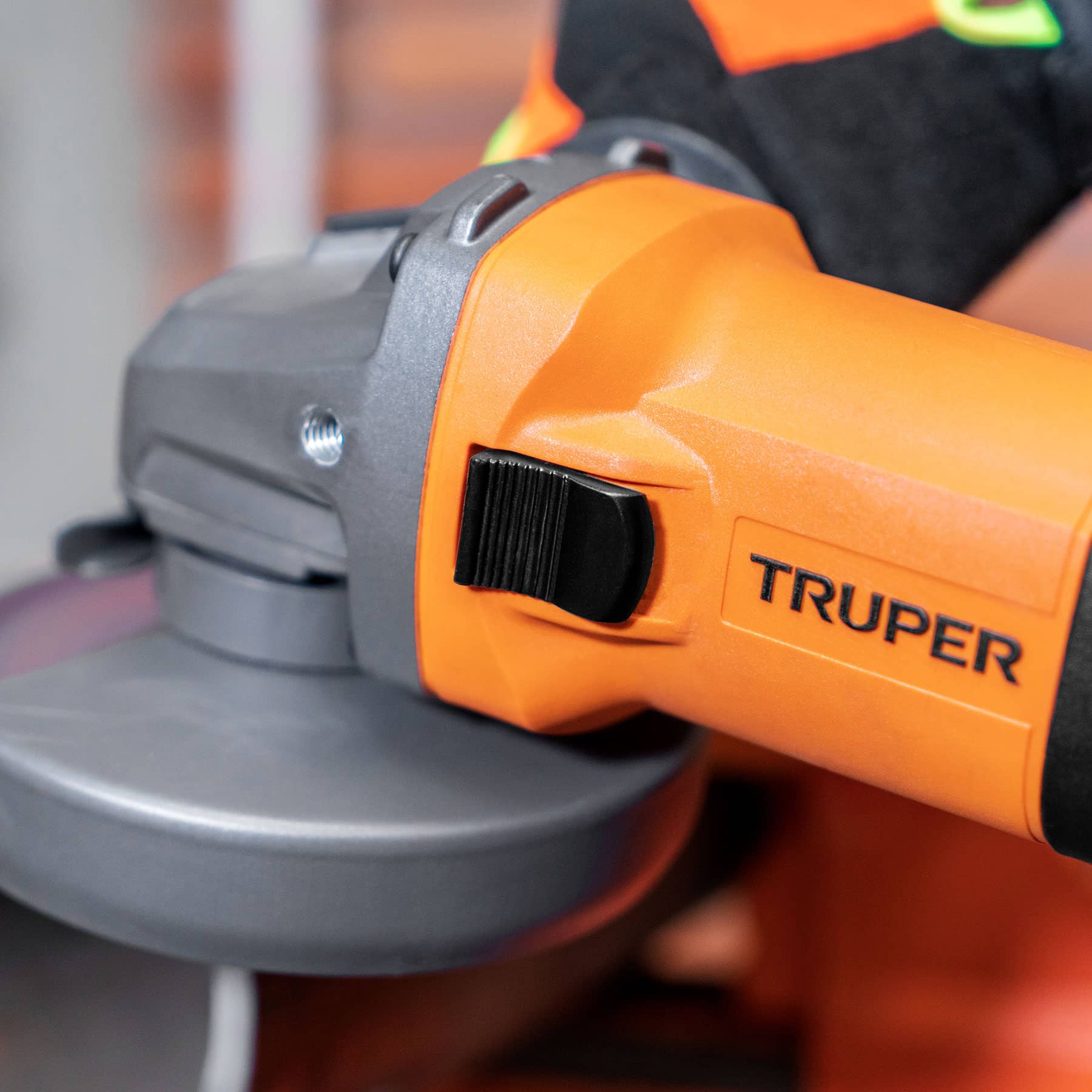 ESMERILADORA ANGULAR 4-1/2" 700 W, PROFESIONAL, TRUPER 14013	