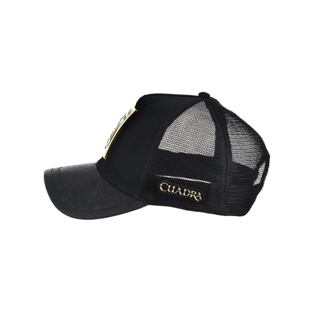 Gorra snapback con aplicación metal