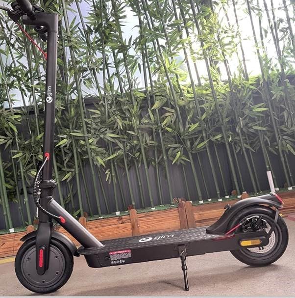 Patín Scooter Eléctrico Plegable para Adultos, Motor Delantero de 350W de Potencia Máxima, 25 km/h Velocidad Maxima, Carga máxima de 120 KG, Sistema de Freno Dual, Impermeable de IPX4