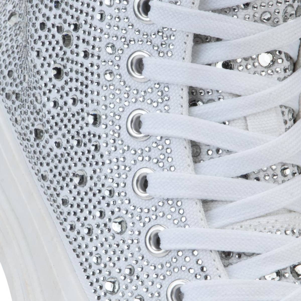 Bota Belinda Peregrin de lona blanca con pedrería y agujetas, 1085336