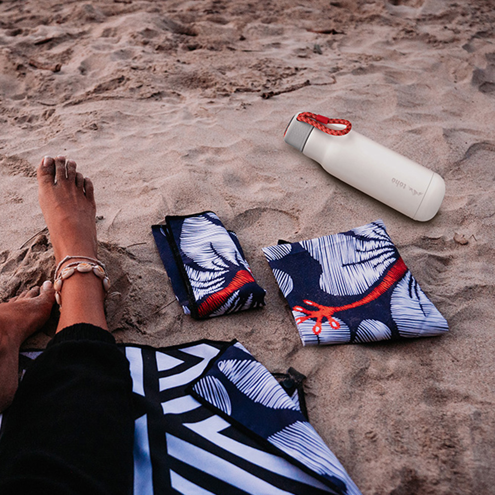 Kit de Termo de 500 ml Toho y 3 Toallas de Playa 4Monster