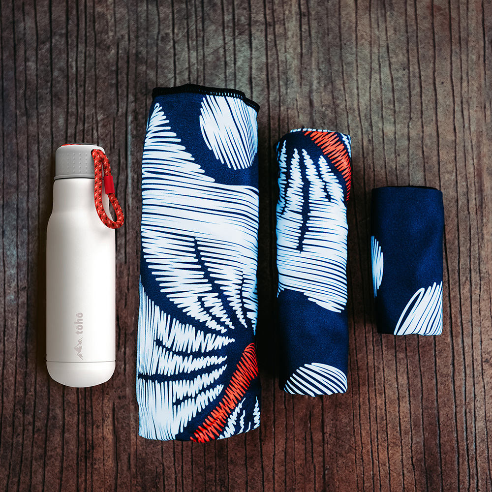 Kit de Termo de 500 ml Toho y 3 Toallas de Playa 4Monster