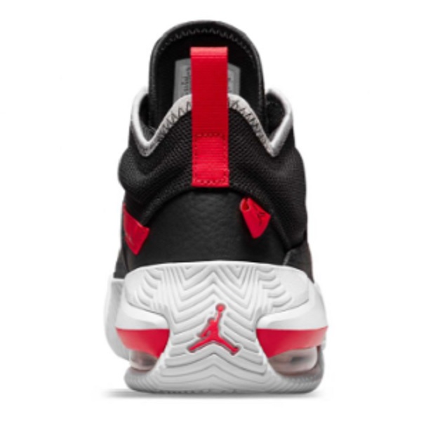 Tenis Jordan Stay Loyal 2 Negro/blanco/rojo Basketball Mujer