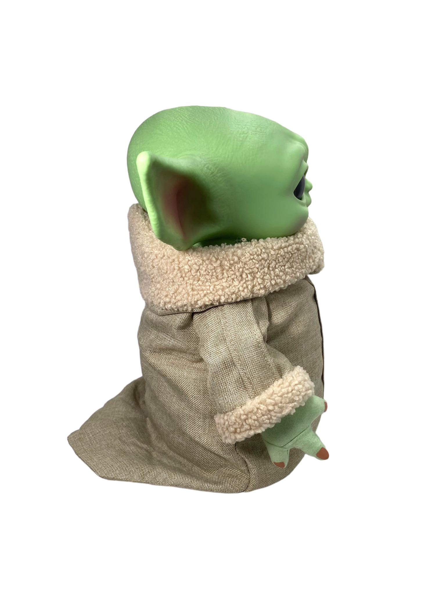 Mattel Star Wars Baby Yoda Peluche Con Sonido Y Movimiento.