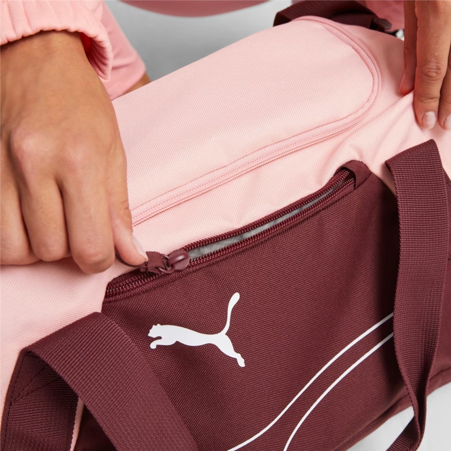 MALETA DEPORTIVA PUMA SPORT BAG VINO-ROSA MUJER 079231 09