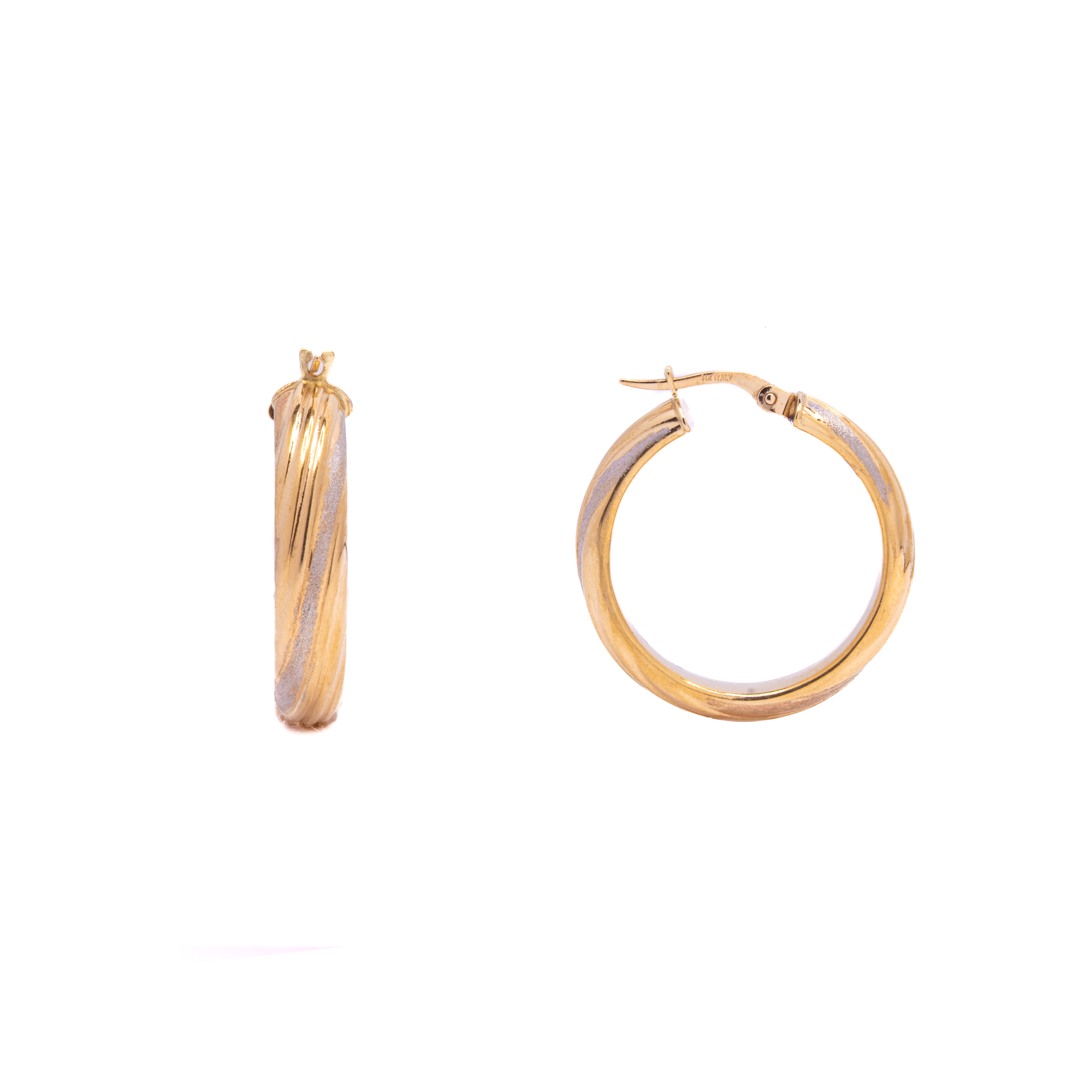 Arracada Textura Oro 14 Kilates. Oro Fino Joyería.