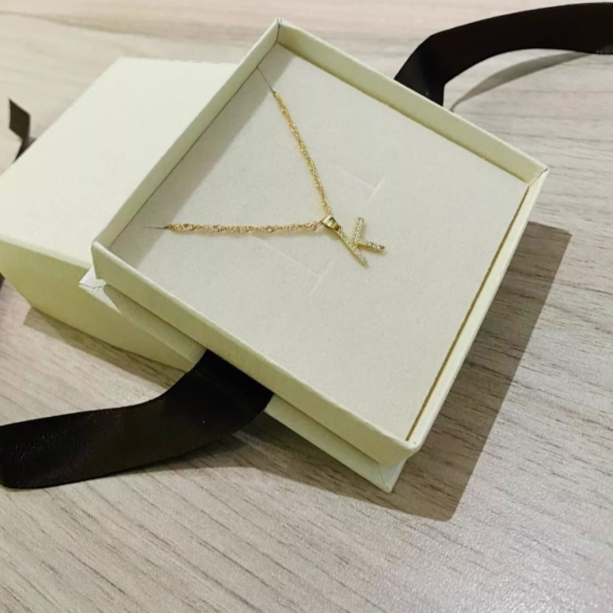 Juego Collar Letra K + Aretes Zirconias Oro 10 K. + Regalo