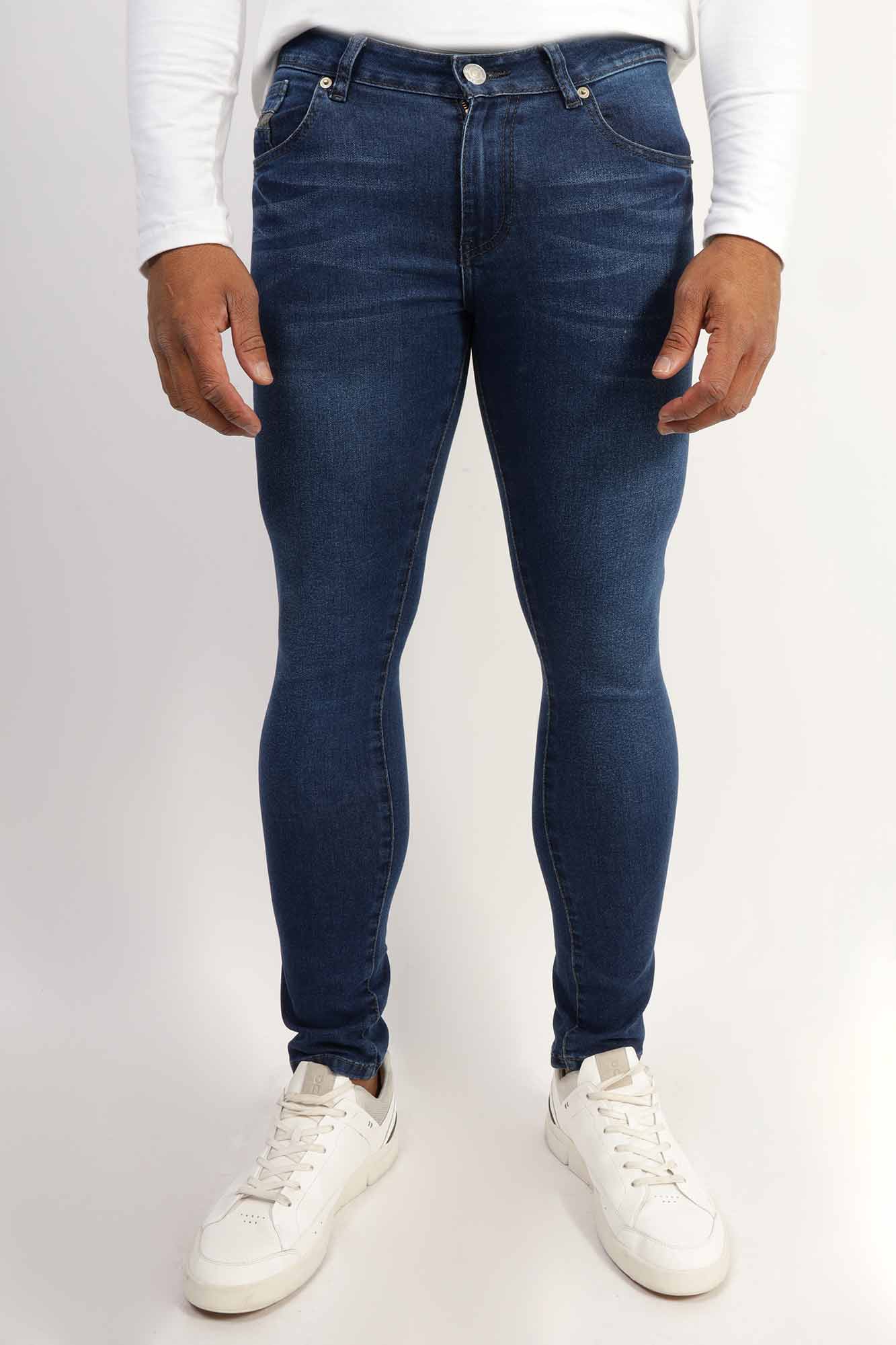 Pantalón skinny stretch de mezclilla para hombre.