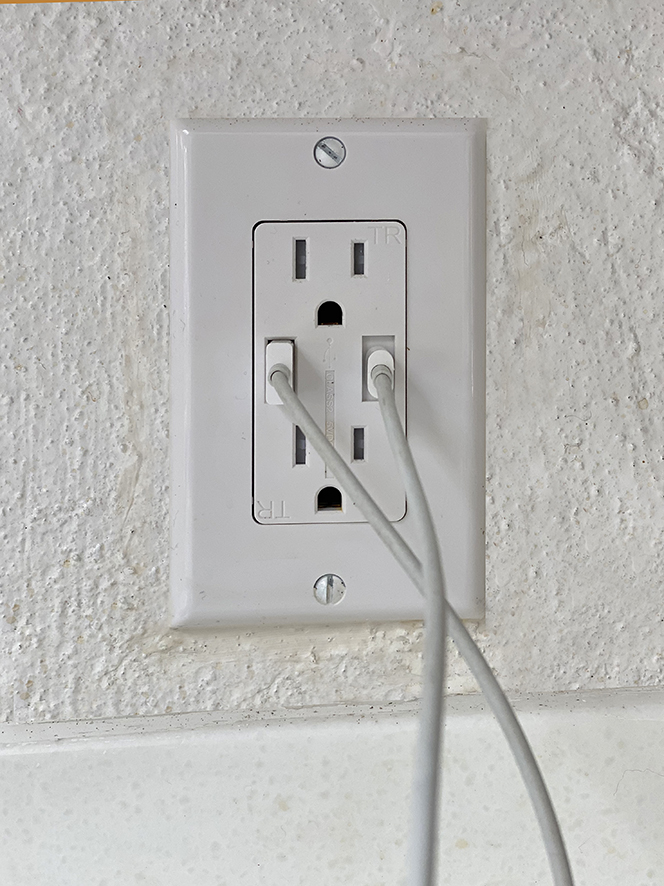 RECEPTÁCULO DUPLEX TR+USB TIPO A/C+PLACA 1 PZA THORSMAN 11001-00001