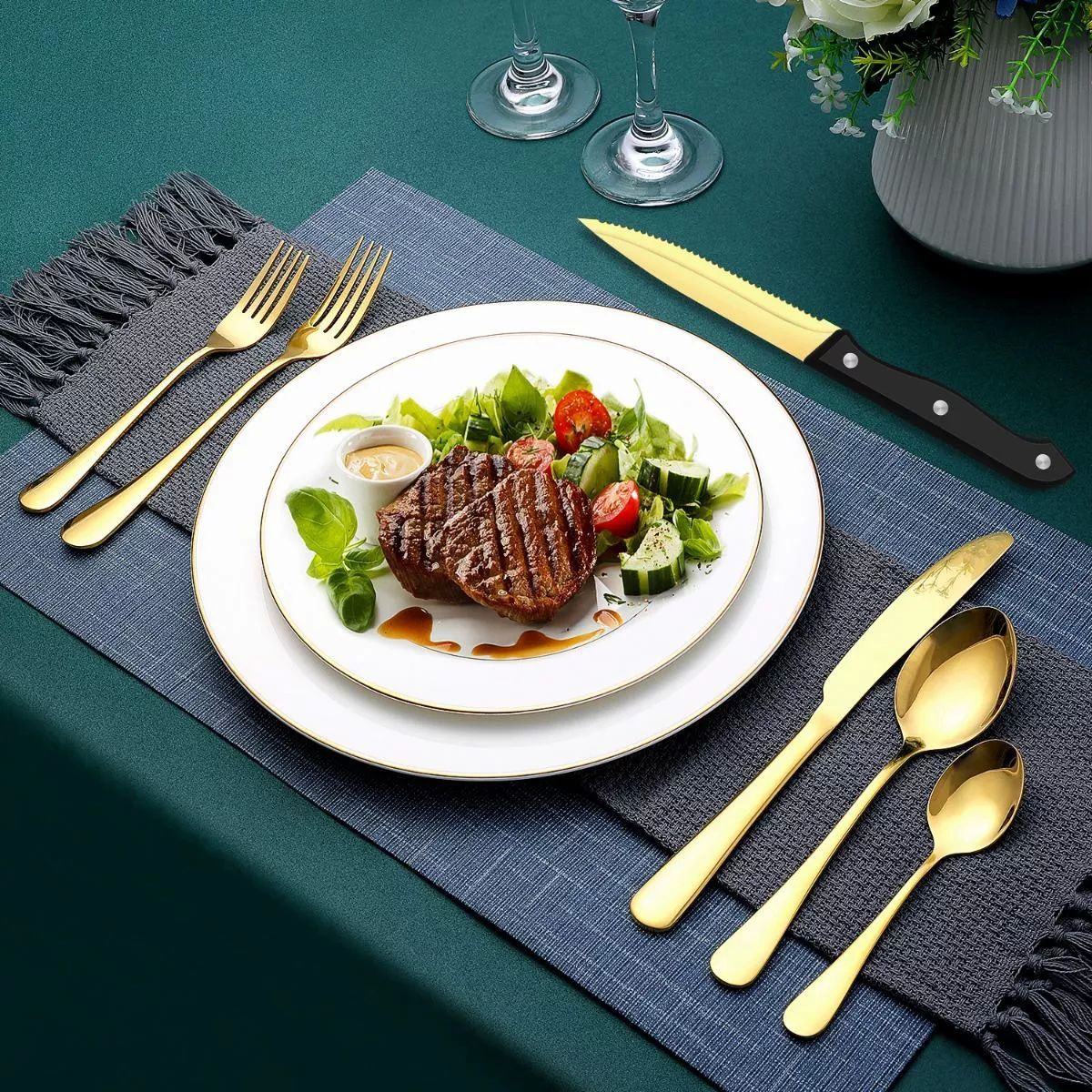Juego De Cubiertos De Acero Inoxidable color dorado,24 piezas