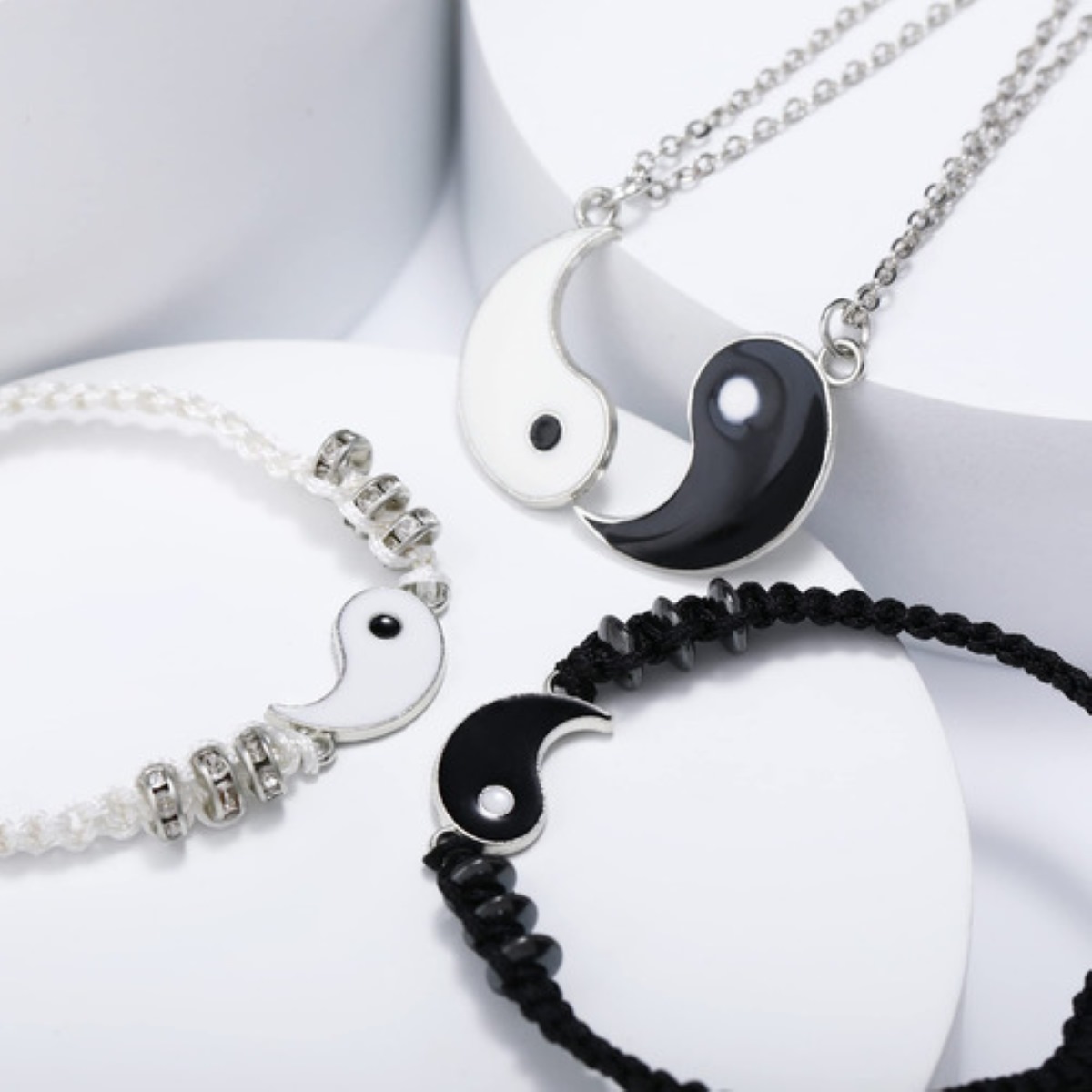 Collares 2 Pzs. + 2 Pulseras De Ying Yang Novios Y Amigos Negro/Plata