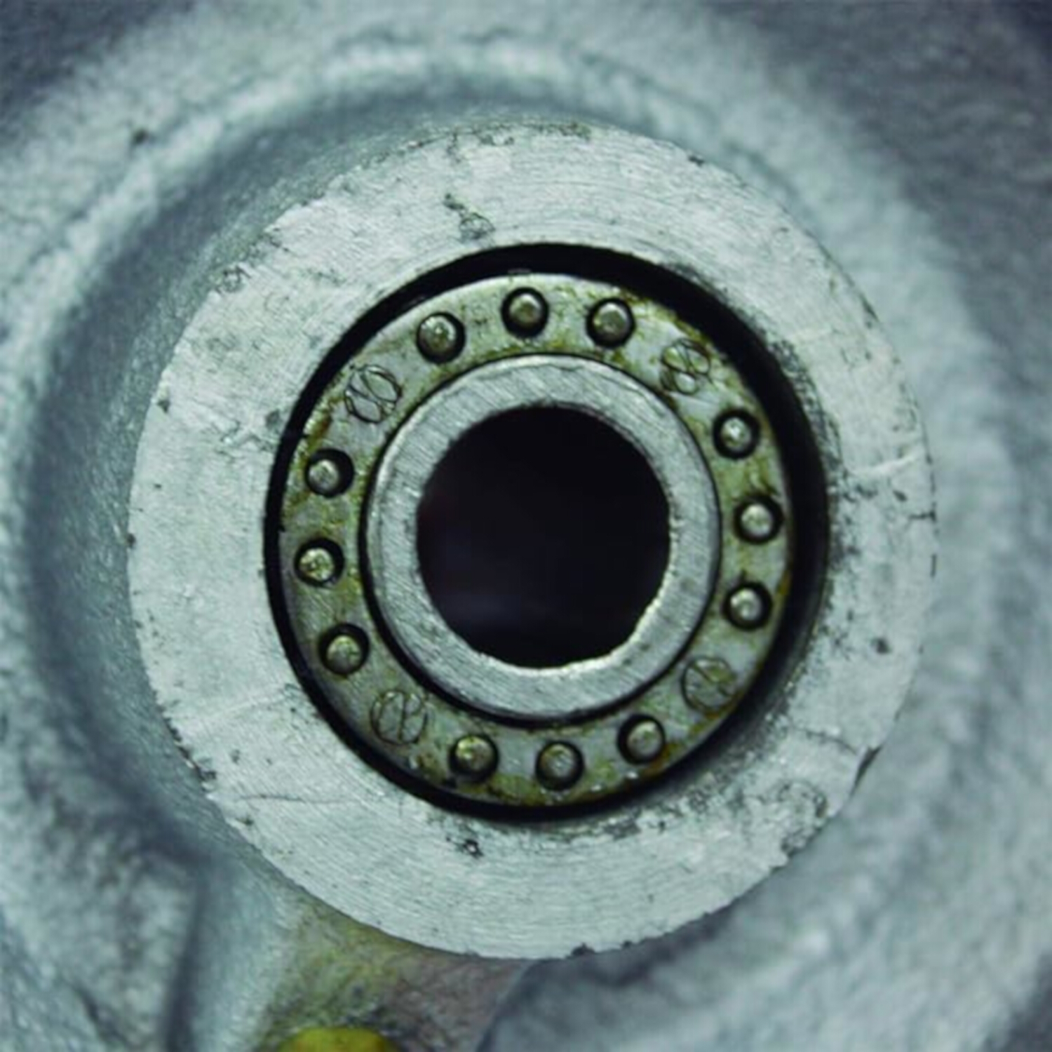 Rueda de Acero con ranura tipo V para Rieles 5"