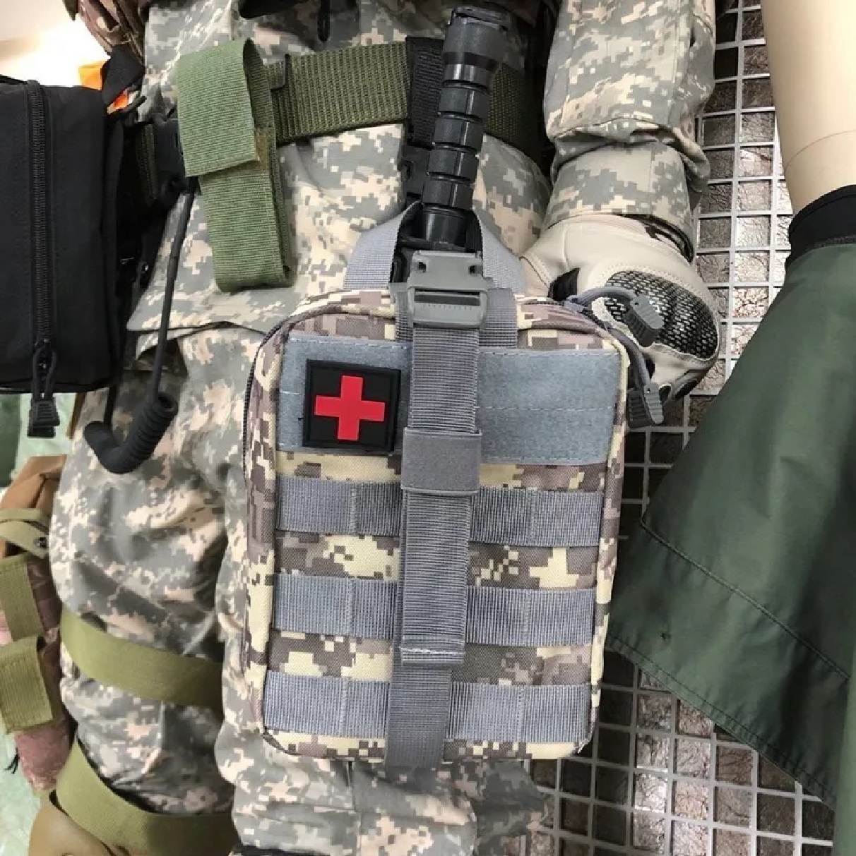 Mochila Botiquín Táctica Militar Bolsa Campismo Montañismo Gris Camuflaje