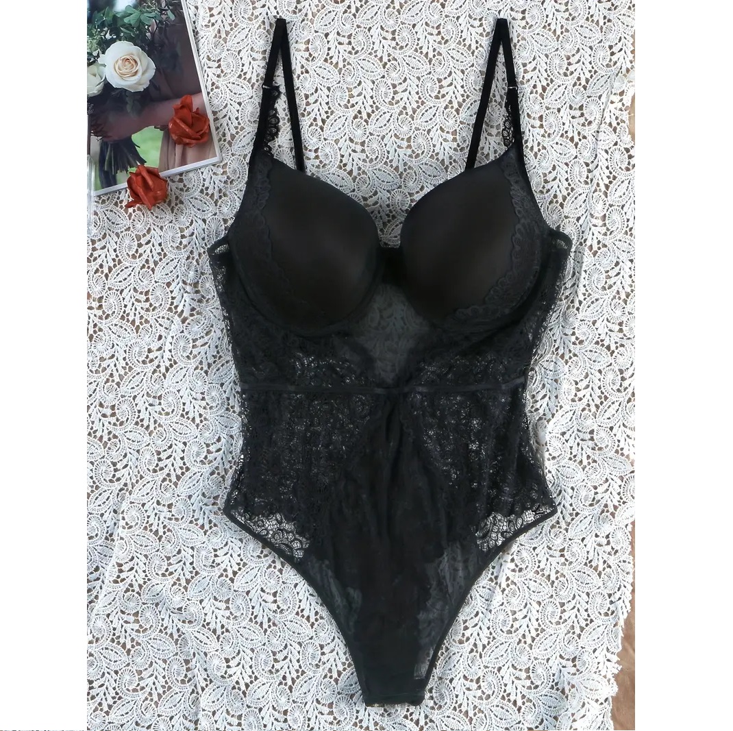 Body de encaje semitransparente