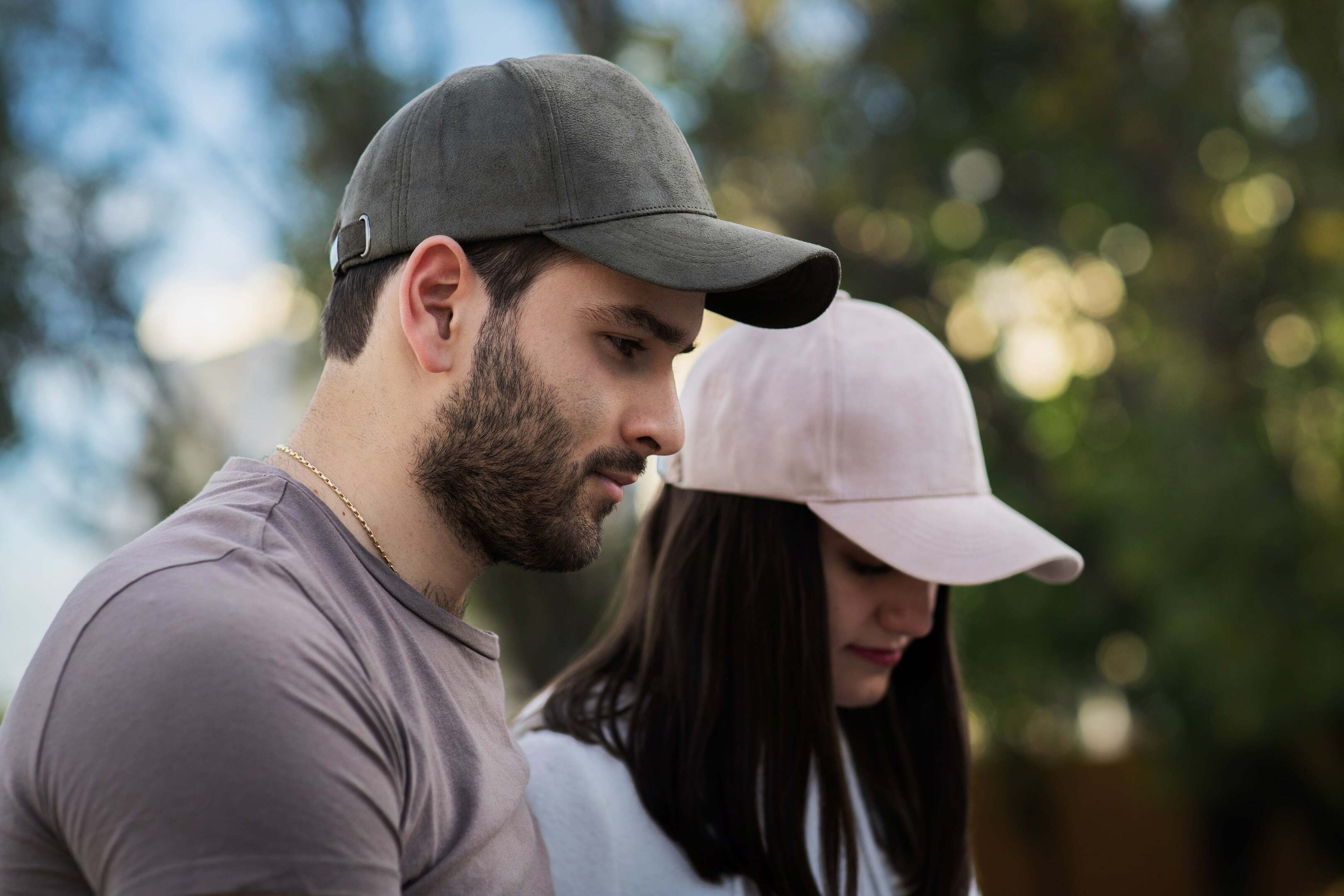 Gorra de Gamuza Unisex Talla Ajustable Marca Brunel