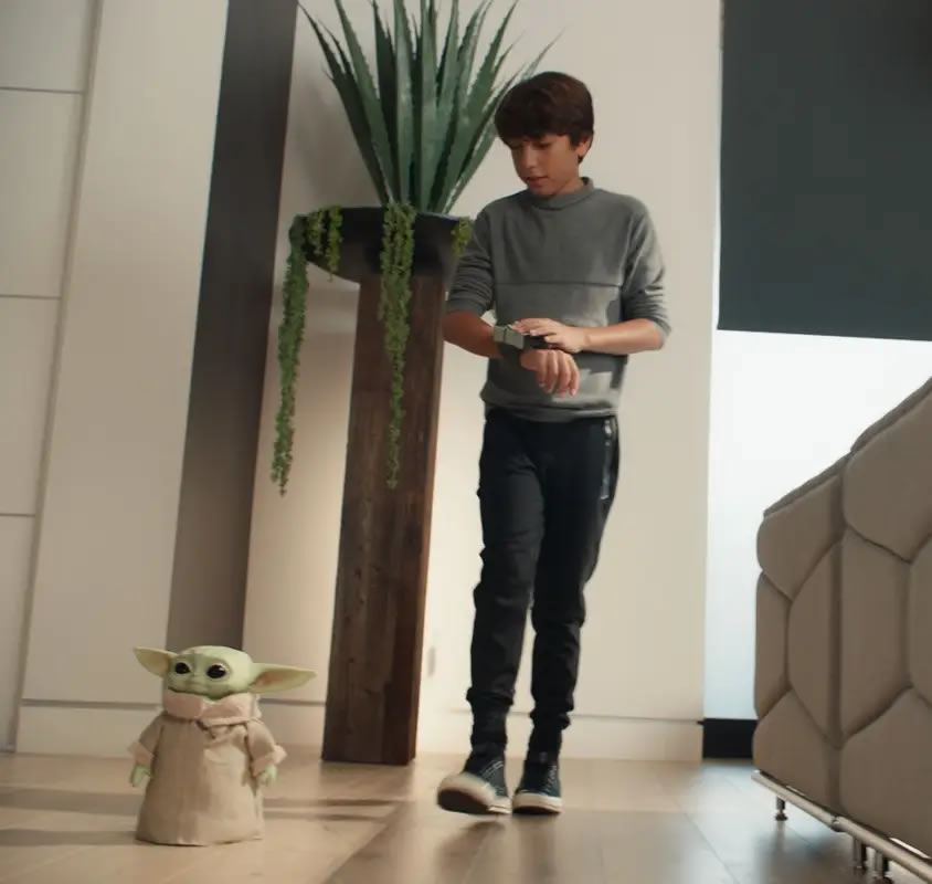 Peluche Grogu A Control Remoto Mattel Star Wars The Mandalorian GWD87